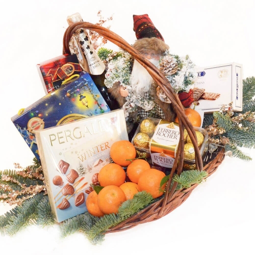 Новогодняя корзина с мандаринами